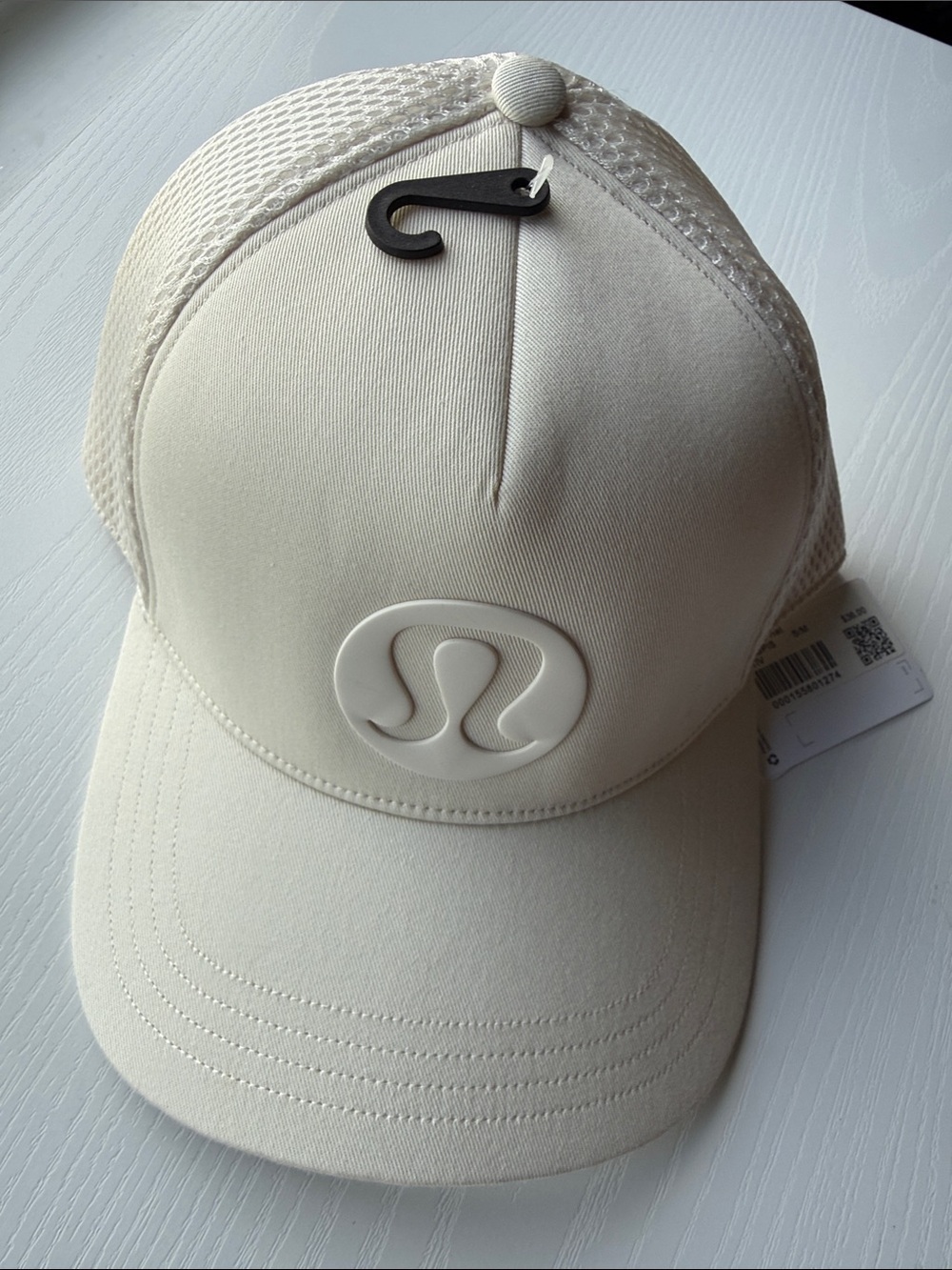 😍NWT! lululemon  Cream Logo Trucker Hat